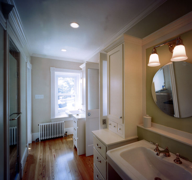 Storage space in a small bathroom