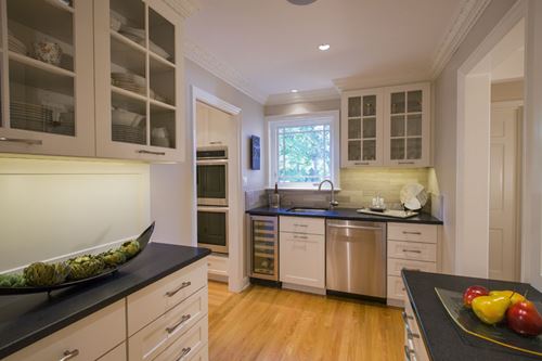 Wine Cooler & Wet Bar